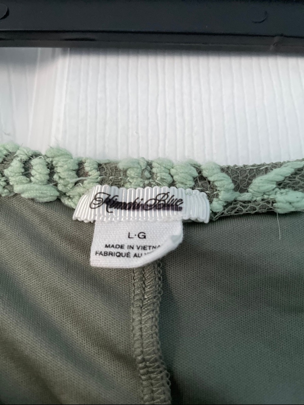 Kimchi Blue Karina Lace mini skirt NWOT - Picture 3 of 5